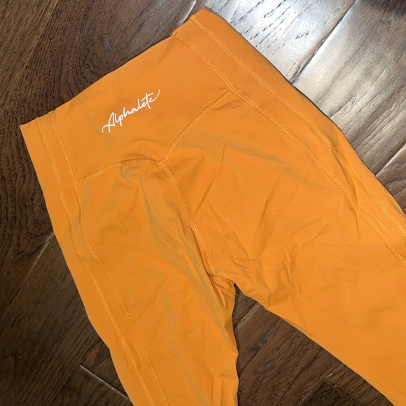 2 Alphalete leggings - Picture 4 of 6